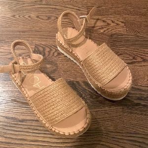 Matisse Beach Flatform